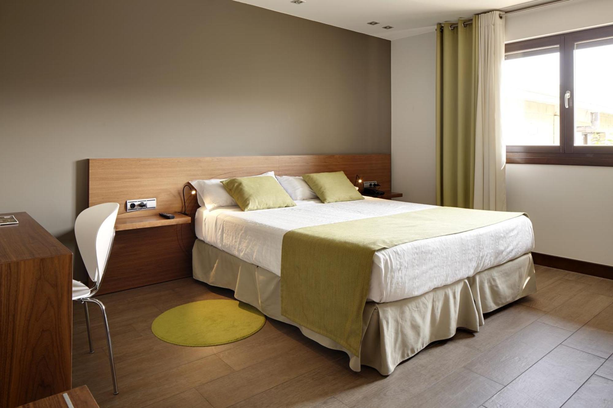 Standard Triple Room,709099318:JPEG